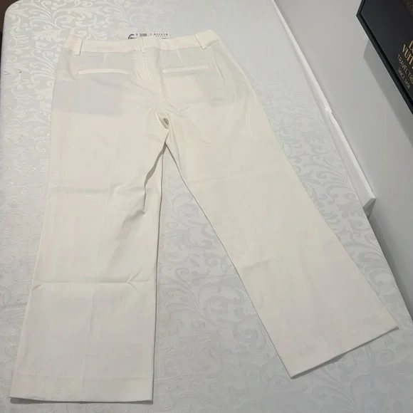 Alice + Olivia “Janis” Low Rise Crop Flare Pants. Ladies 6 - Picture 12 of 16